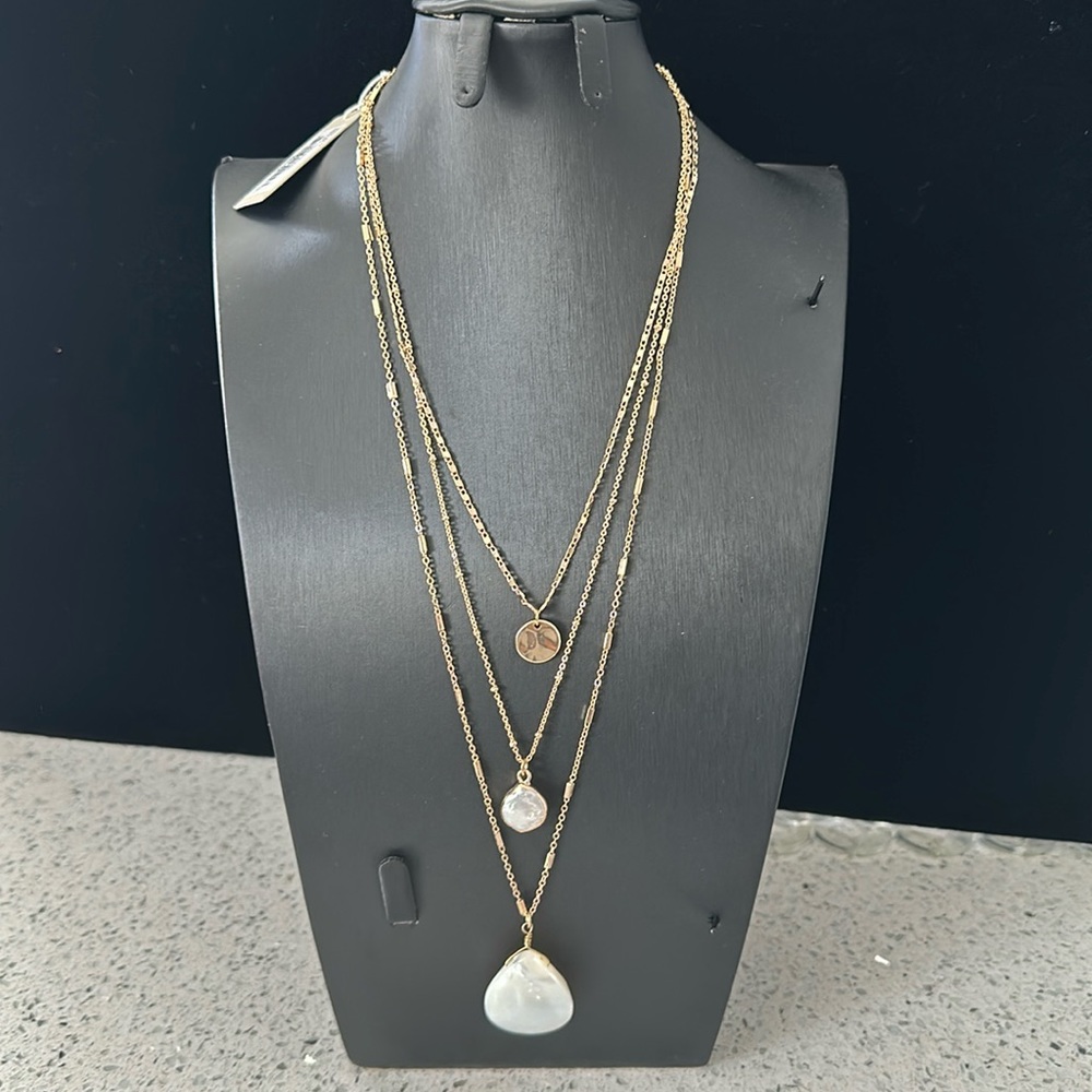 3-layer mother of pearl charms necklace